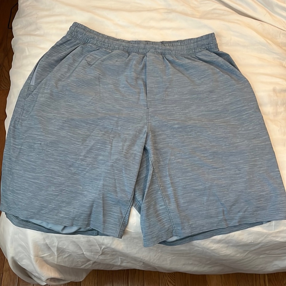 Lululemon Pace breaker 9” inseam shorts Light blue L